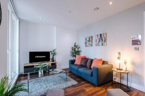 Sleek 2 Bed in Manchester with PARKING! Perfect for couples!